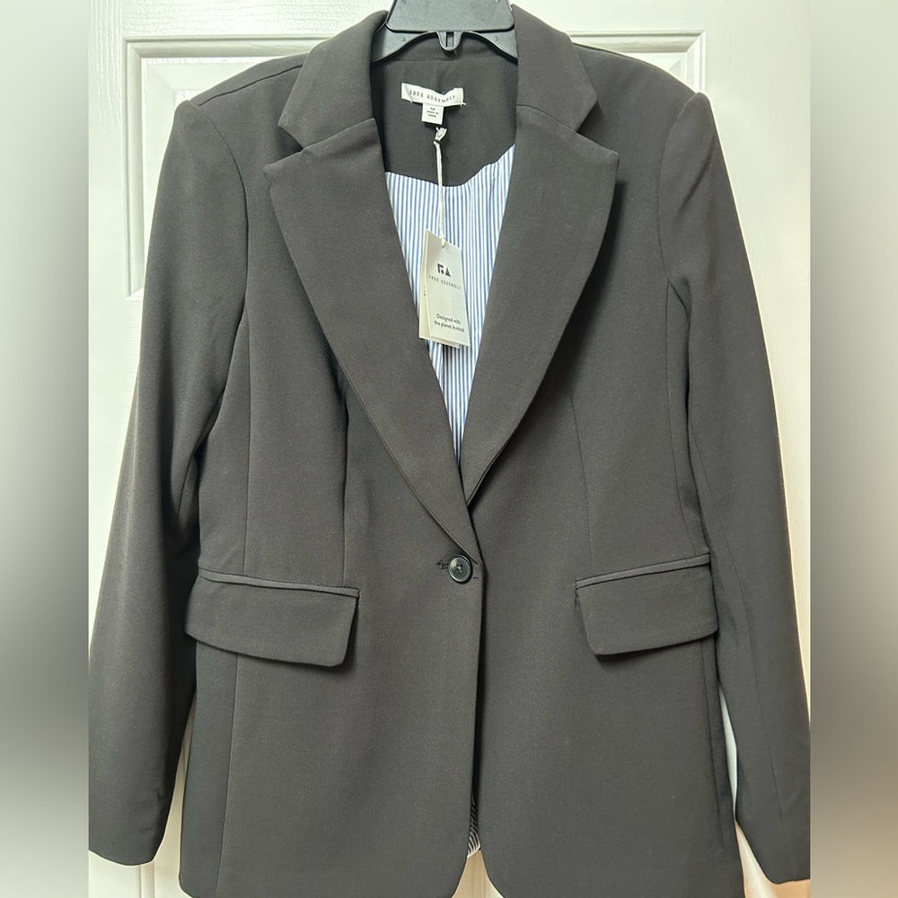 NEW Black Blazer